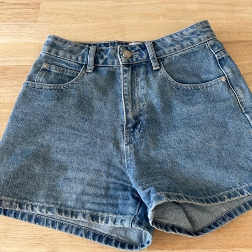 Princess Polly Jean Shorts Womens Size 4 Medium Wash Cotton Denim High Rise